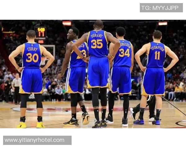 勇士与热火2017年总决赛精彩回顾与赛季分析