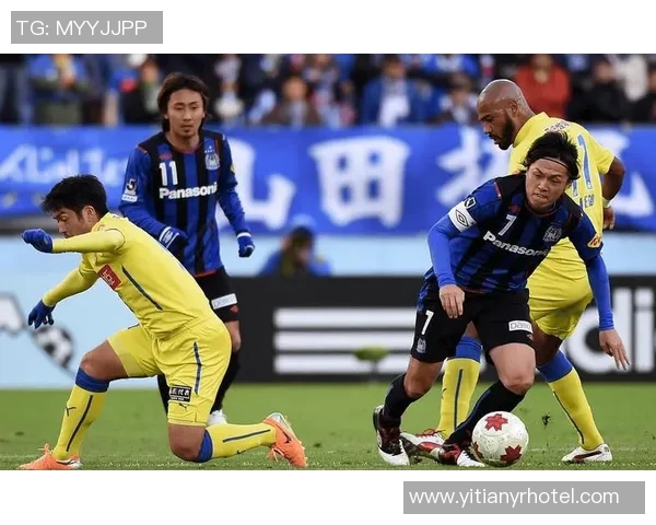 福冈与横滨FC比赛因天气原因延期球迷期待新赛程安排