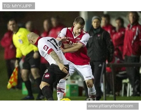 赫拉克勒勇战兹沃勒展现不屈精神与团队合作的精彩对决